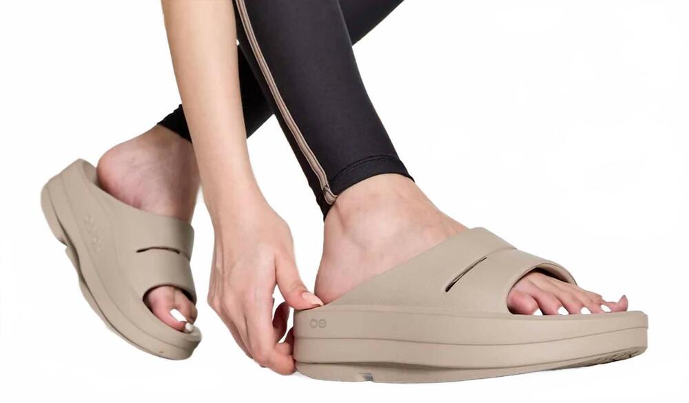 NEW OOFOS women's oomega ooahh slide sandal in nomad - Picture 3 of 4